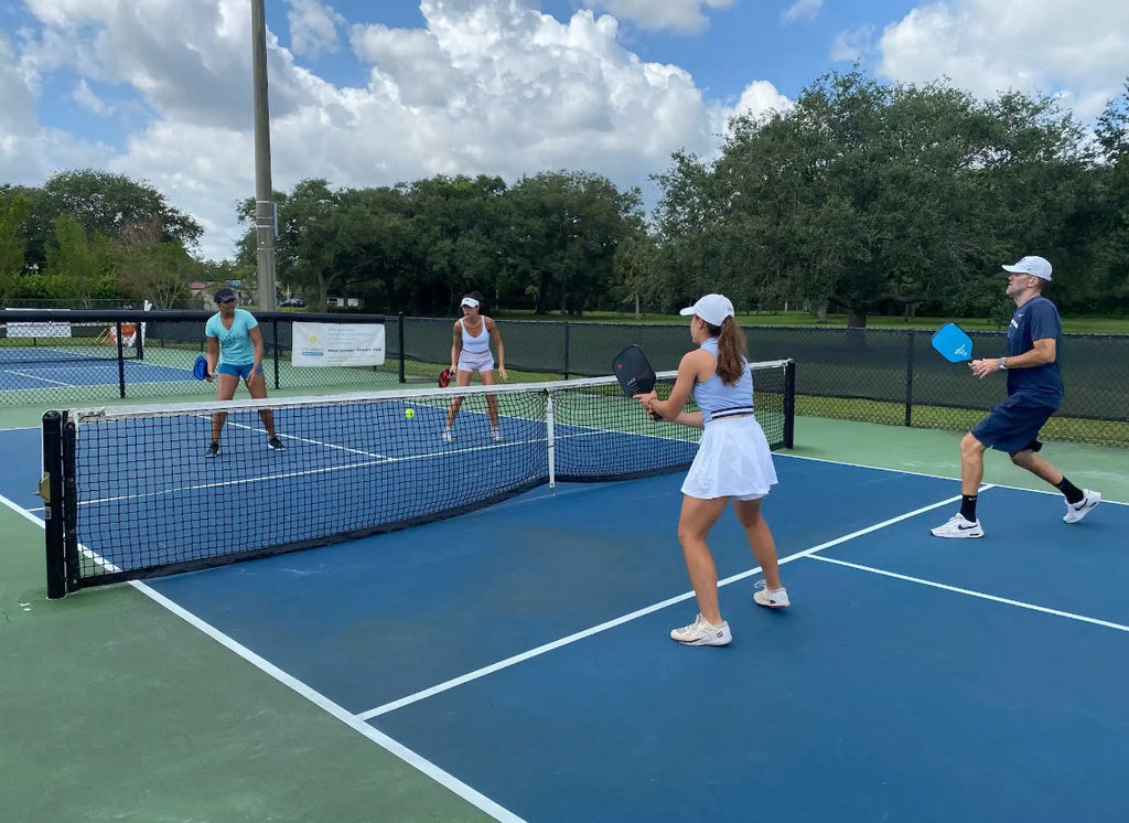 How to choose the first Pickleball Paddle for beginners?